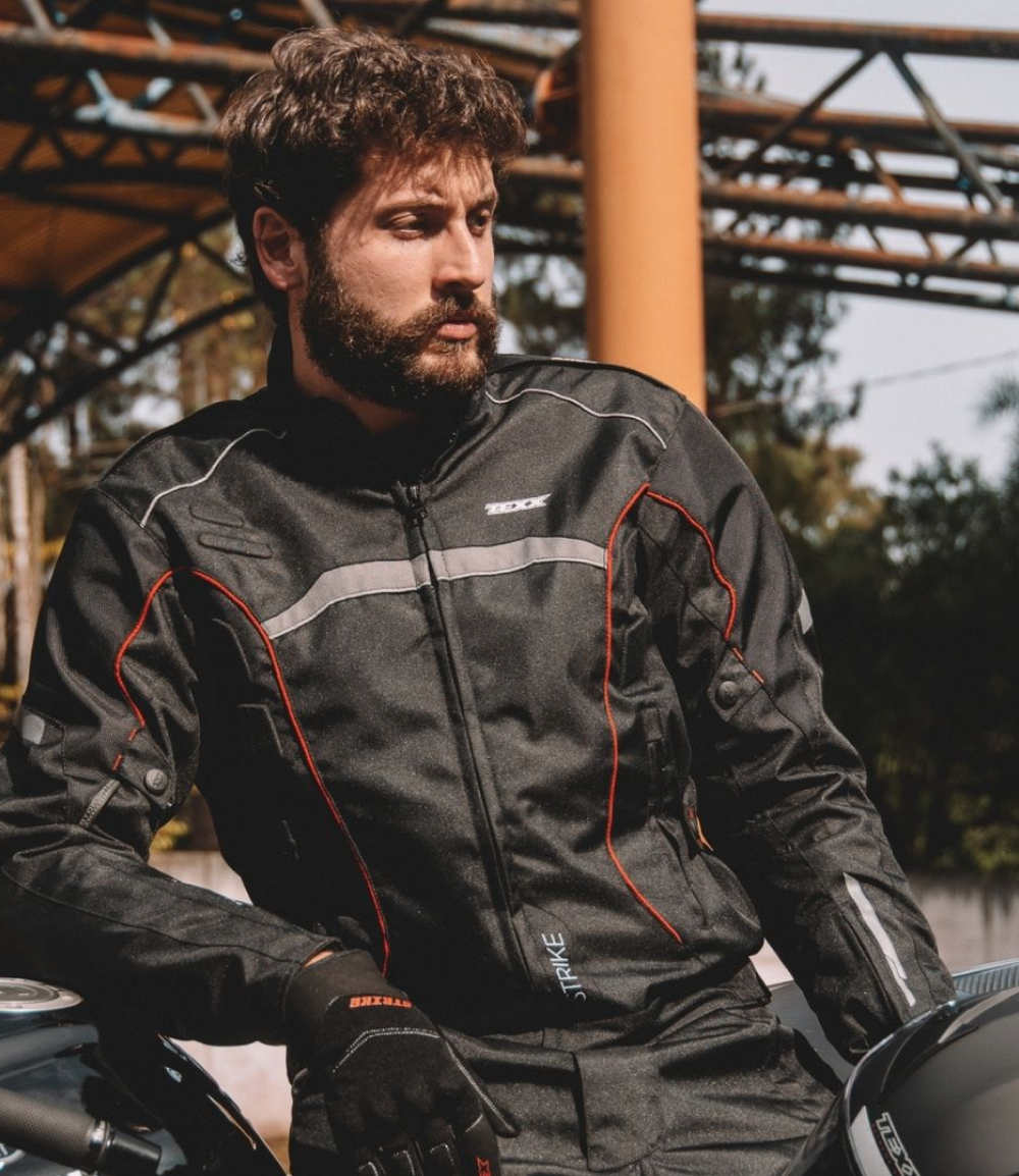Jaqueta Texx New Strike V2 | Masculina | Preta e Vermelha